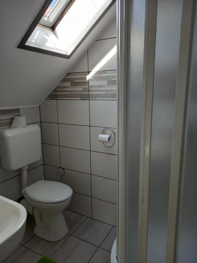 Viola Vendeghaz Bed & Breakfast Papa Bagian luar foto